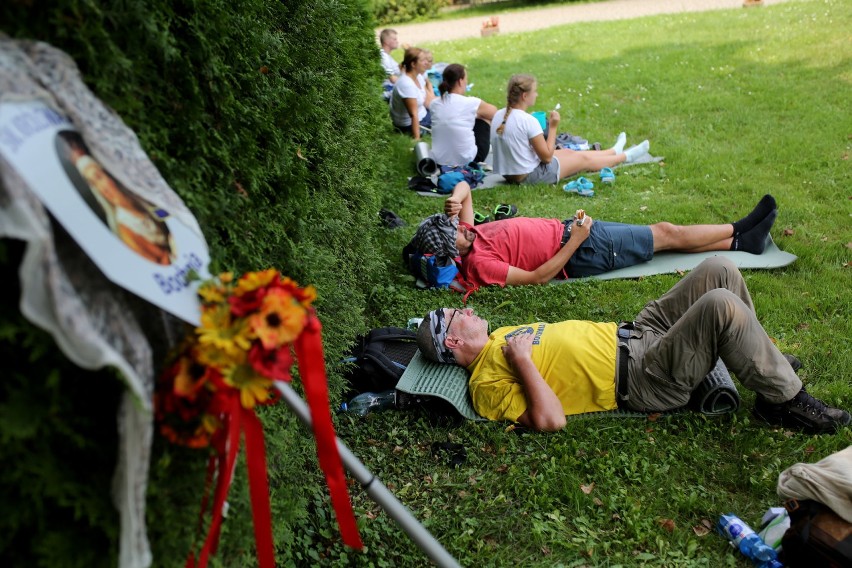 Pielgrzymka Krakowska. Pielgrzymi z regionu już w Krakowie [ZDJĘCIA]