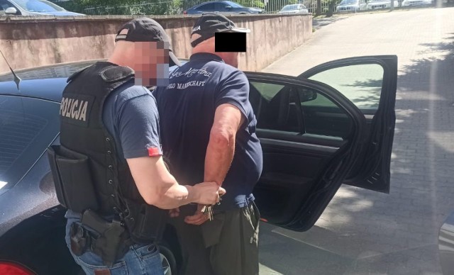 Policjanci rozbili grupę złodziei samochód. Zatrzymani mężczyźni działali w różnych miejscach Polski