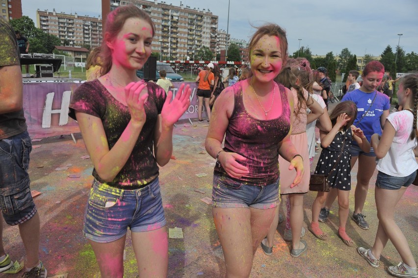 Holi Festival w Rzeszowie. Szaleństwo kolorowych proszków [FOTO]