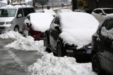 Odśnieżanie w Warszawie. Jaki mandat możemy dostać za śnieg na dachu lub chodniku?