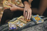 WIOSENNY tarot na maj dla wszystkich znaków zodiaku! Co czeka cię w miłości i w pracy?