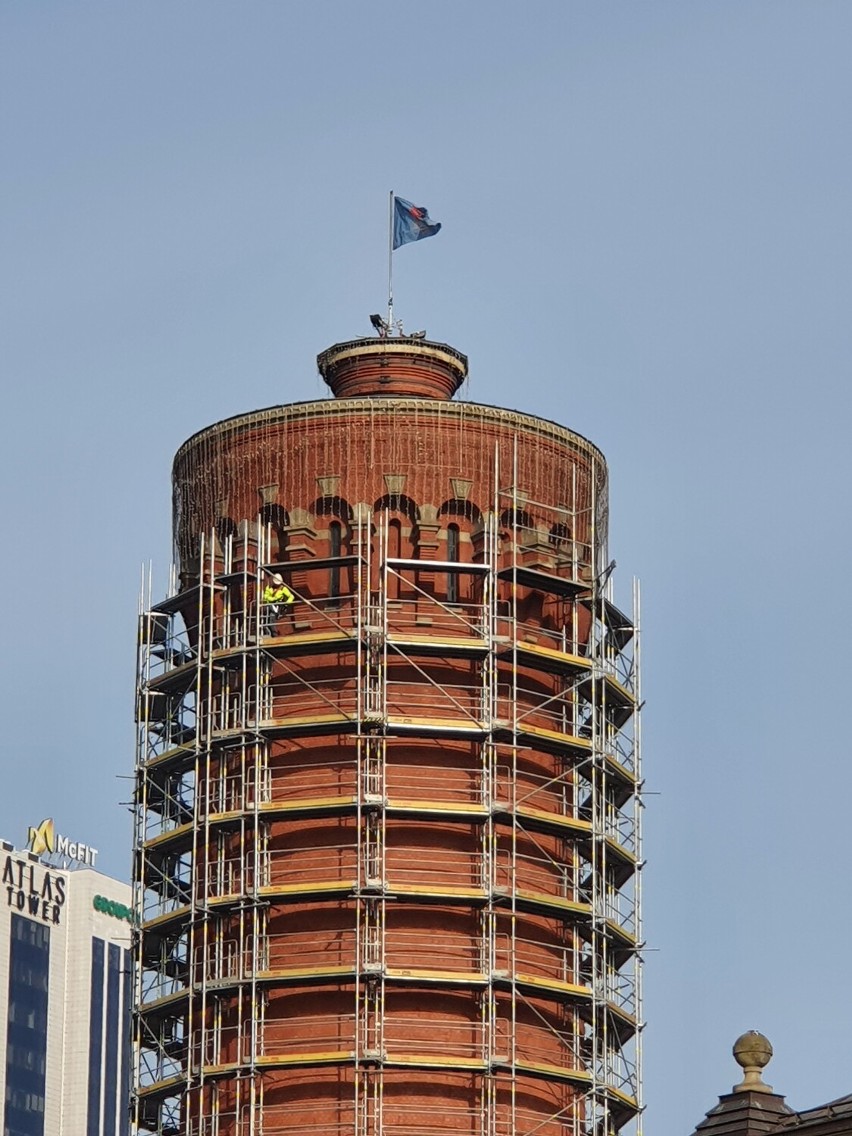 Koniec remontu zabytkowej wieży ciśnień Stacji Filtrów. Symbol warszawskich wodociągów zachwyca na nowo