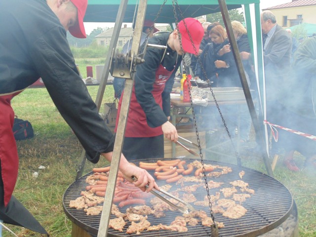 Ton e mięsa wieprzowego zjadła w niedzielę publiczność w Radawcu na IV Festiwalu Wieprzowiny.