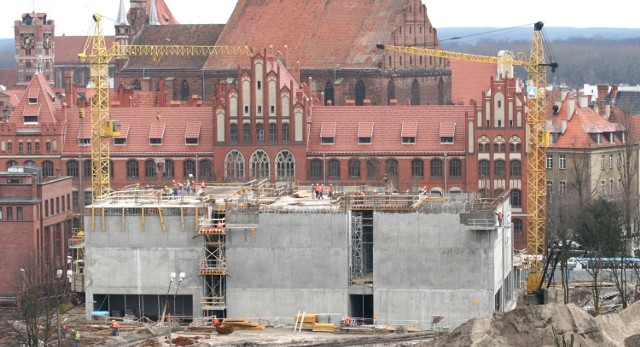 Ignacy Tłoczek, tworząc przed wojną swój słynny plan rozwoju Torunia, na Jordankach widział zieloną otulinę toruńskiej starówki. Później zielona otulina zmieniła się w tereny rekreacyjno-sportowe. Teraz obszar ten jest stopniowo zabudowywany. Pojawił się gmach CSW, sala widowiskowa, a w przyszłości ma stanąć centrum filmowe z 30-metrową dominantą