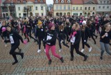One Billion Rising w Żorach. Roztańczone kobiety i dziewczyny powiedziały "nie" dla przemocy