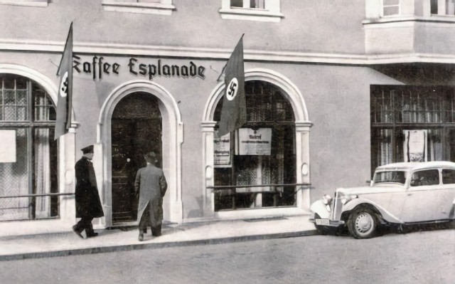 Kaffe Esplanade w czasach II wojny światowej. Pocztówka z około 1942 r.