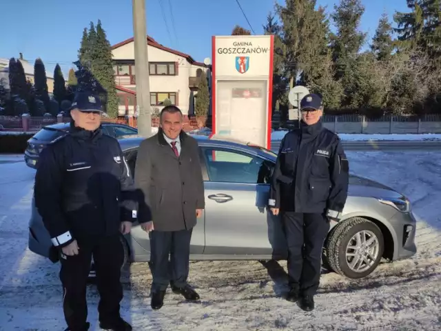 Policjanci z Warty mają nowy samochód