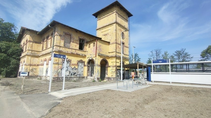 Budynek dworca kolejowego w Gołonogu czeka na remont...