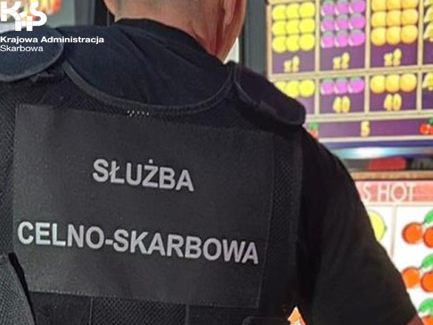Funkcjonariusze KAS odkryli nielegalny punkt gier hazardowych w Zabrzu