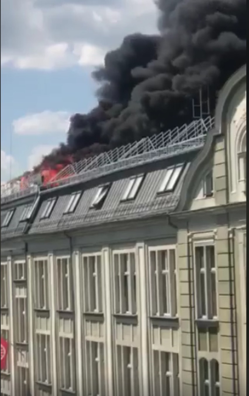 Pożar Urzędu Miasta w Raciborzu! Płonie dach magistratu