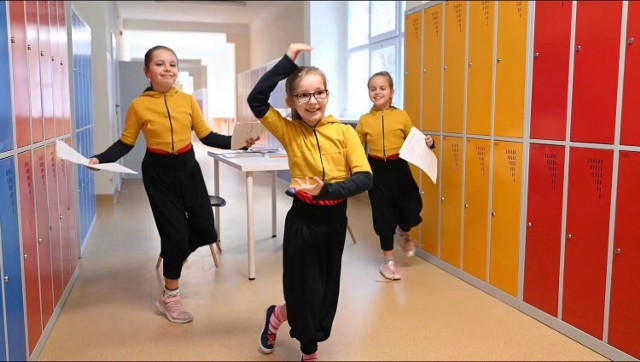Gabrysia, Zuzia i Hania ze Szkoły Podstawowej numer 10 w Tarnobrzegu proszą o głosy na ich taneczną prezentację w You Can Dance