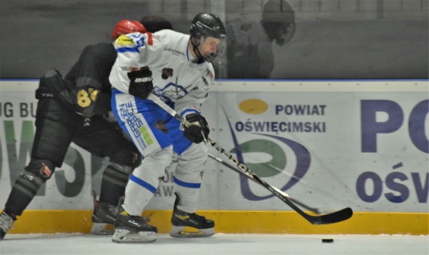 1 liga hokejowa: UKH Unia Oświęcim - MKS Cracovia 7:3.