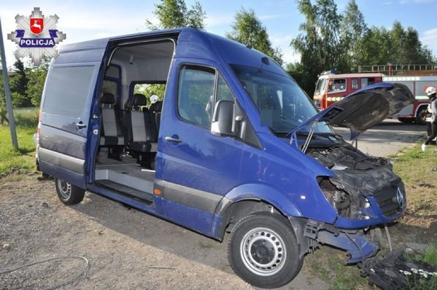 Wypadek w Kolonii Łuszczów: Bus z 8 obywatelami Serbii zjechał z drogi i wpadł do rowu