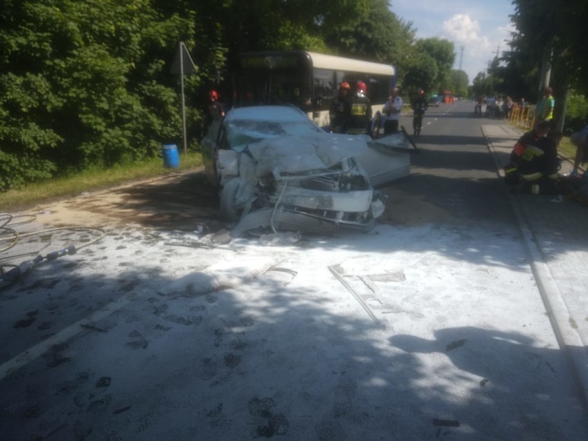 Wypadek na Karsznickiej w Zduńskiej Woli. Kilka osób trafiło do szpitala