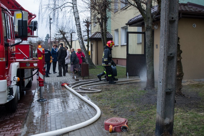 Pożar na ulicy Tomaszowskiej w Rawie Mazowieckiej wybuchł w...