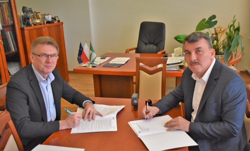 Podpisanie umowy odbyło się we włodawskim ratuszu. fot.