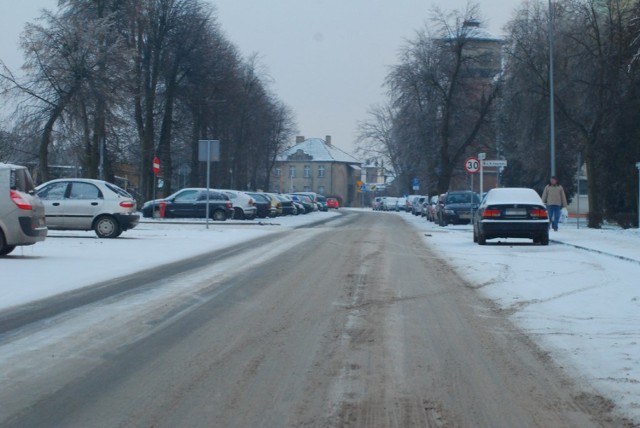 IMGW ostrzega: Nadchodzą opady marznące. Będzie ślisko