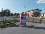 Przy dworcu kolejowym w Kościerzynie stoi już automat do biletów. Kasa została zamknięta 