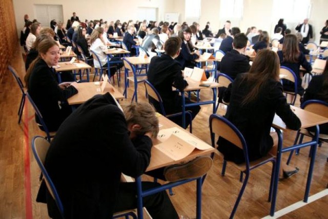 Egzamin gimnazjalny 2014. Dziś uczniowie piszą test ...