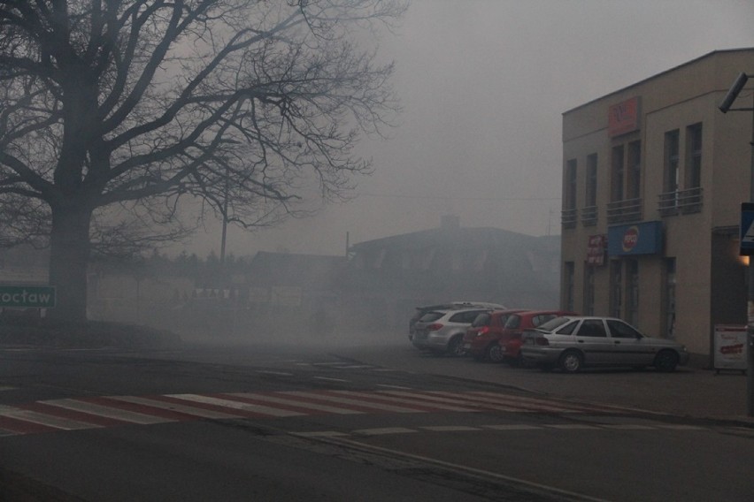 Smog w Sycowie. Uciążliwy dym na ulicach miasta