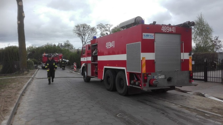 Pożar pustostanu w Knybawie! Gasiło 20 jednostek straży