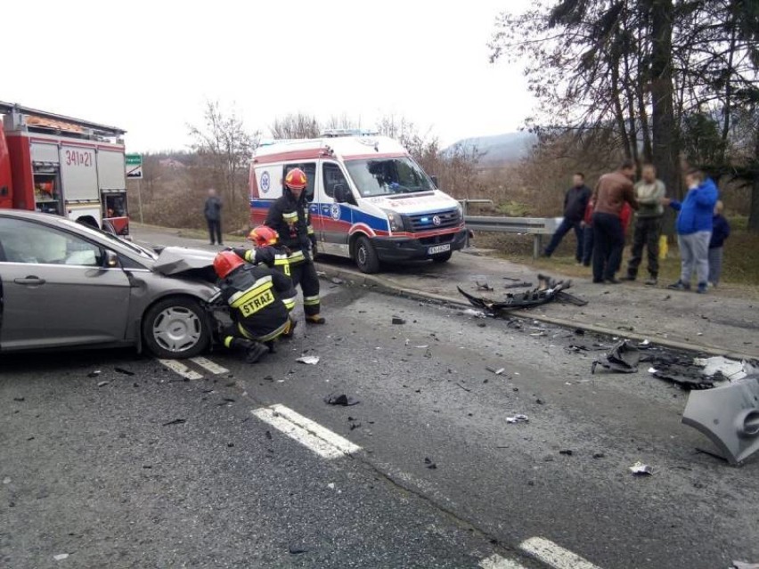 Wypadek w Wielopolu. Jedna osoba trafiła do szpitala [ZDJĘCIA]