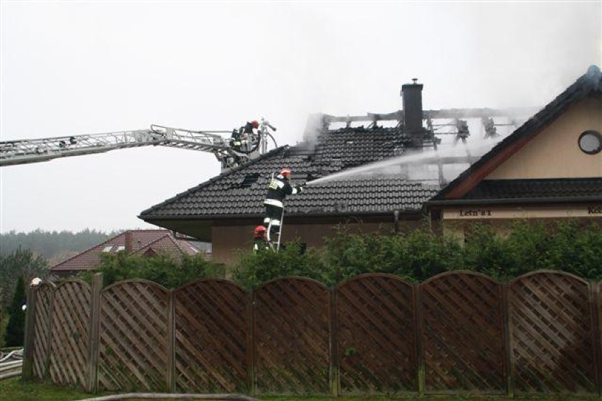 Pożar w Płotach. Palił się dom jednorodzinny
