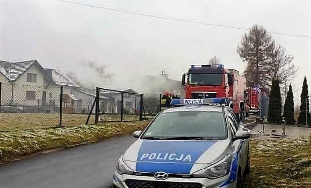 W Kalwarii Zebrzydowskiej, przy ulicy Partyzantów, ogień pojawił się w jednym z domów jednorodzinnych