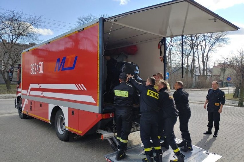 Strażacy z Lubelszczyzny pracują w dzień i noc. Od chwili wybuchu wojny pomagają uchodźcom z Ukrainy. Zobacz zdjęcia