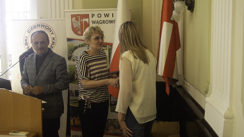 Podsumowano program edukacyjny wdrożony przez PCK z Wągrowca pn. "Super Wiewiórka - przyjaciółka Oli i Kuby".