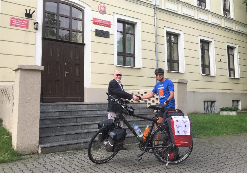 Tomasz Furman z Inowrocławia objechał na rowerze wojeówdztwo...