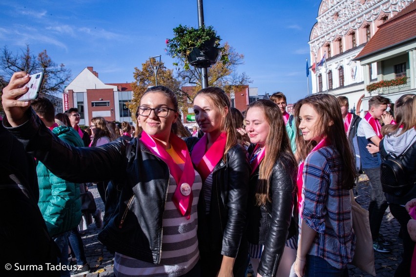 Na Rynku Staromiejskim w Stargardzie mieszkańcy ustanowili dziś Rekord Polski [ZDJĘCIA, WIDEO]