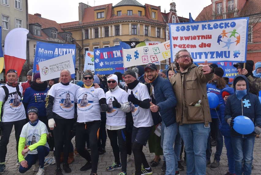 Gniezno. Pobiegli! Ruszyła Wielka Sztafeta Pomocy Ukrainie. Następny przystanek: Poznań, Malta [FOTO]