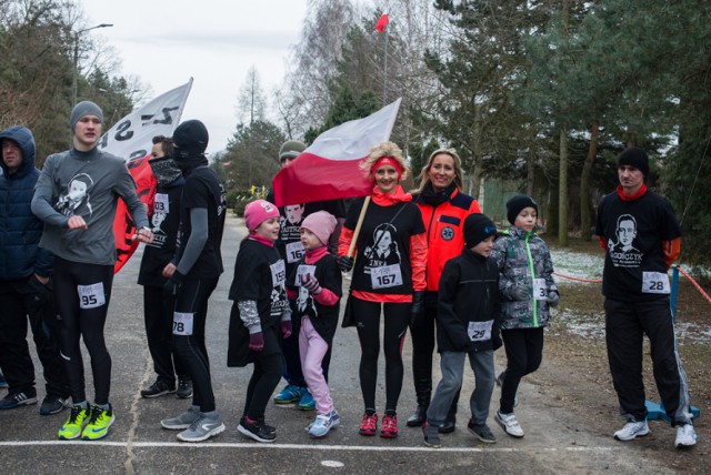 Bieg Tropem Wilczym w Rawie Mazowieckiej odbył się w niedzielę, 26 lutego, nad zalewem Tatar. Bieg odbył się z okazji obchodów Dnia Pamięci Żołnierzy Wyklętych.