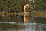 Jesienne popołudnie nad Jeziorem Zaleskim sprzed 12 lat. Zobaczcie, jak zmieniła się okolica i plaża nad jeziorem