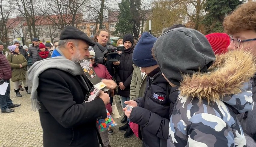 Chanuka w Radomsku. Uczniowie PSP 1 otrzymali od rabina...
