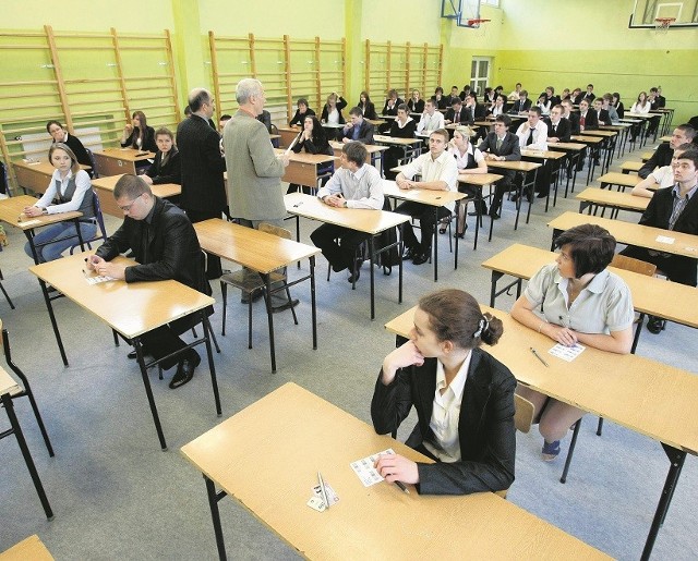 Dla tysięcy maturzystów dzisiaj rozpoczyna się pierwszy dzień egzaminów