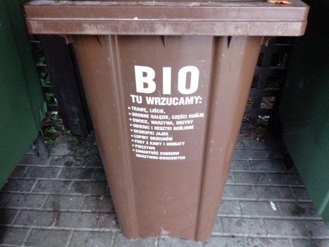 Kierownictwo Spółdzielni Mieszkaniowej "Dom nad Słupią" w Słupsku alarmuje, że w ciągu dwóch dni  zniknęły ze stacji gromadzących  odpady dwa brązowe kontenery bio.