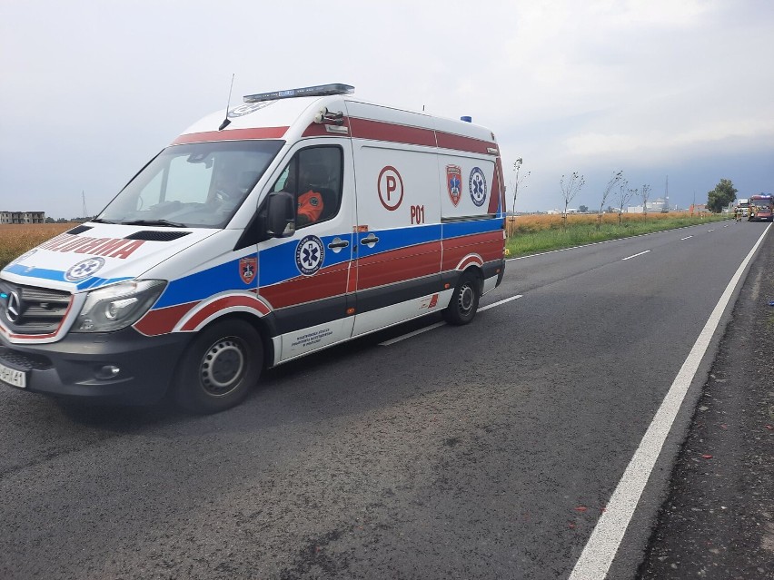 Wypadek na trasie Śrem - Środa Wielkopolska. Na wysokości Kijewa zderzyły się trzy pojazdy [zdjęcia]