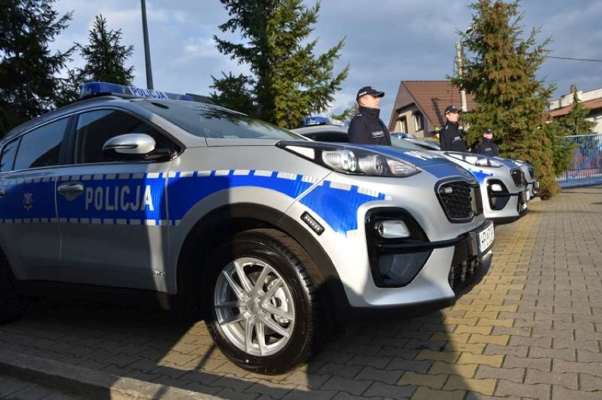 Nowe radiowozy w policyjnych szeregach. Trafią do posterunków w Przygodzicach, Nowych Skalmierzycach i Gminie Ostrów Wielkopolski
