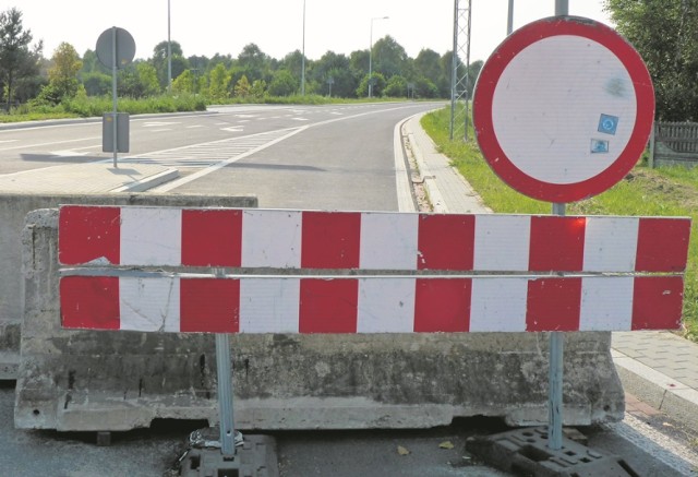 Na razie o przejechaniu całego odcinka obwodnicy miejskiej można tylko pomarzyć. Z ronda na Narutowicza nie ma bowiem na nią zjazdu. I wygląda na to, że jeszcze przez jakiś czas droga będzie zamknięta