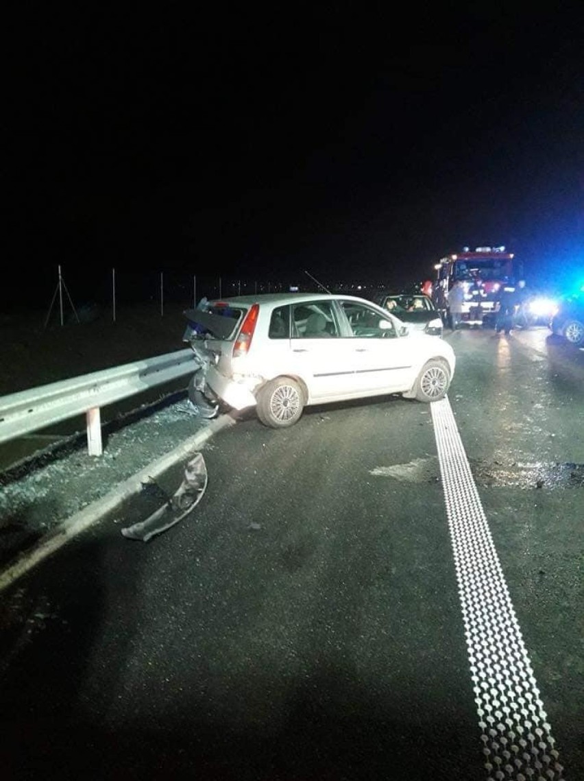 Wypadek na drodze krajowej S7 w kierunku Elbląga 31 grudnia 2018. Jedna osoba trafiła do szpitala