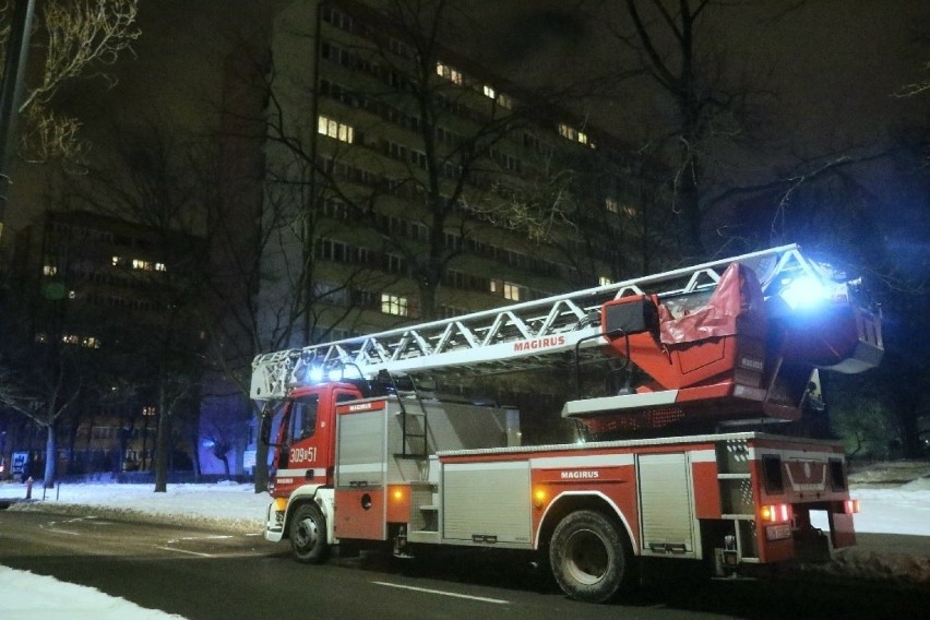 Pożar mieszkania w bloku przy ul. Kamiennej we Wrocławiu...