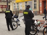 Policjanci rowerowi , nie dość, że przystojni to jeszcze aktywni