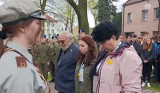 Akcja Żonkile w Wieluniu. Uroczystość pod pomnikiem na ulicy Sienkiewicza ZDJĘCIA, WIDEO