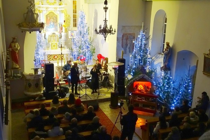 Koncert kolęd w kościele w Ługach