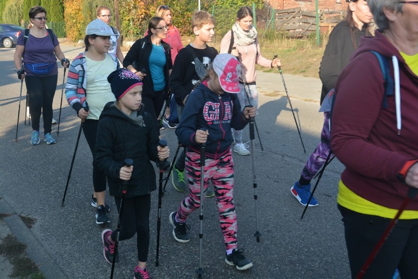 Opalenie - Nowy Dwór Gd. Marsz Nordic Walking dla upamiętnienia 100-lecia niepodległej Polski [ZDJĘCIA]