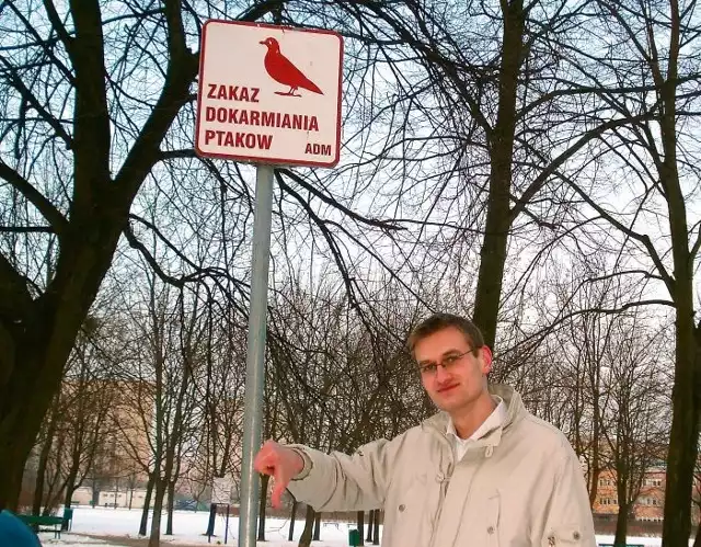Panu Dariuszowi nie podoba się zakaz dokarmiania ptaków na osiedlu Przyjaźni