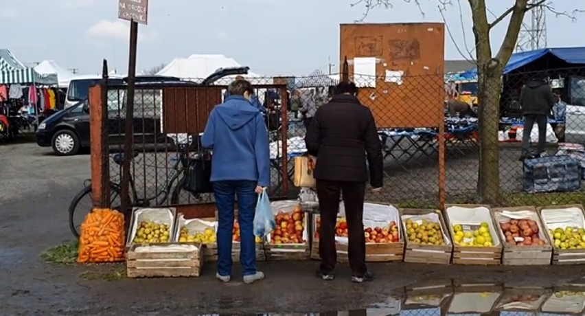 Ostatni dzień handlu na targowisku w Złoczewie. Zobacz. Rusza modernizacja. Handel tymczasowo w nowych lokalizacjach (zdjęcia)