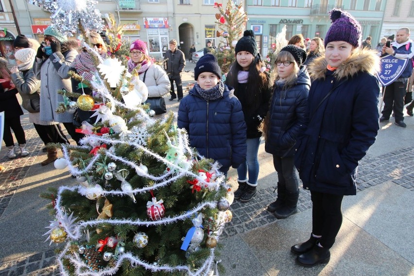 Jarmark Bożonarodzeniowy z wioską świętego Mikołaja na kieleckim Rynku